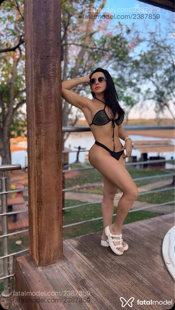 Acompanhante mulher morena (o) de olhos mel - Fernanda