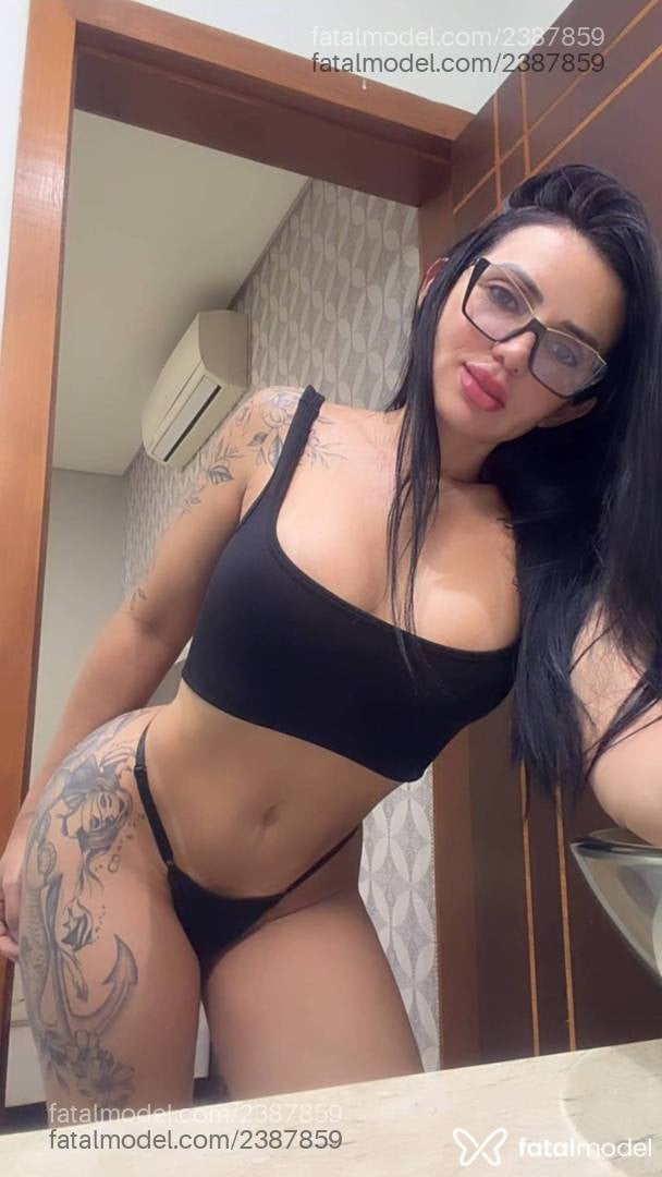 Acompanhante mulher morena (o) de olhos mel - Fernanda