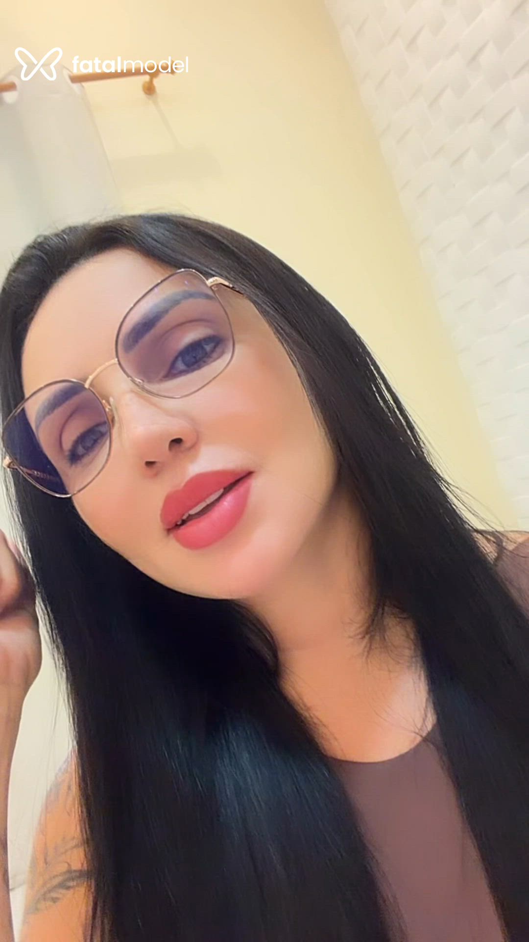 Acompanhante mulher morena (o) de olhos mel em Araguaína Acompanhante mulher morena (o) de olhos mel em Araguaína - Fernanda