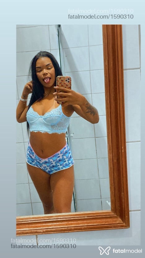 Acompanhante mulher morena (o) de olhos castanhos em Angra dos Reis - Manuzinha