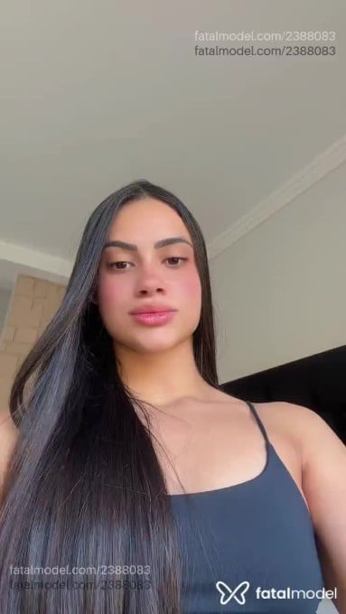 Acompanhante mulher com cabelo castanho de olhos castanhos em Balneário Camboriú - Mel