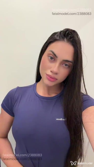 Acompanhante mulher com cabelo castanho de olhos castanhos em Balneário Camboriú - Mel