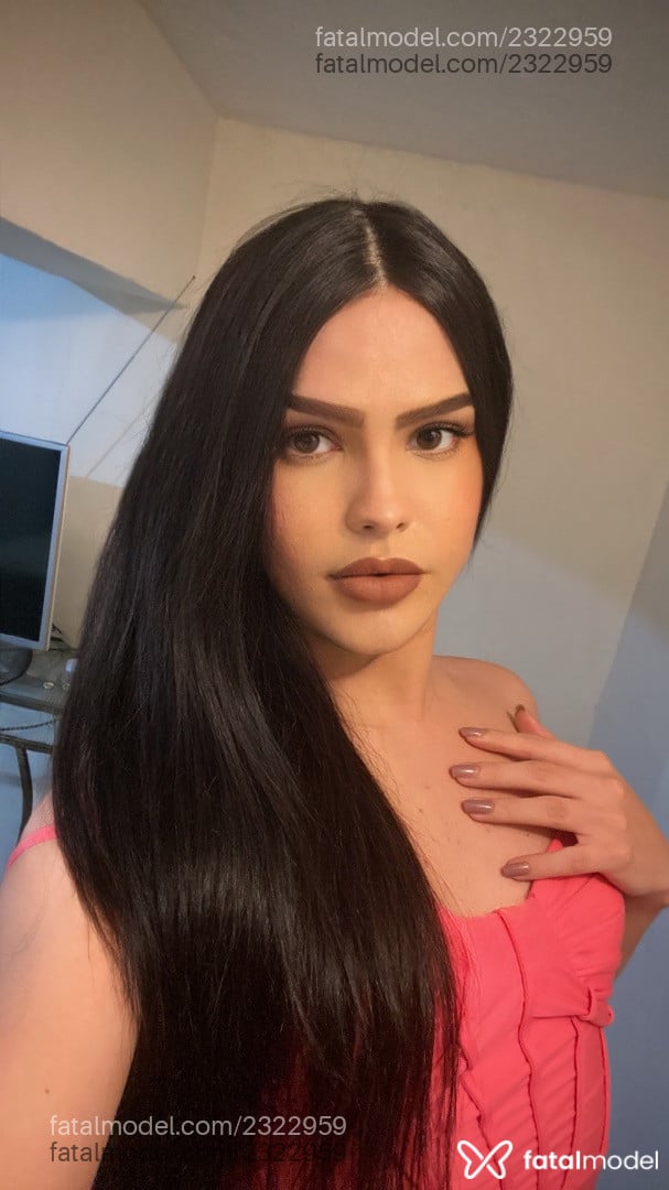 Acompanhante mulher trans morena (o) de olhos castanhos em São Paulo - Valentina
