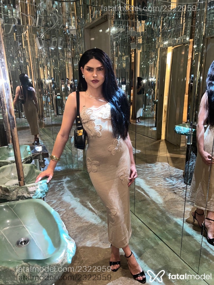 Acompanhante mulher trans morena (o) de olhos castanhos em São Paulo - Valentina
