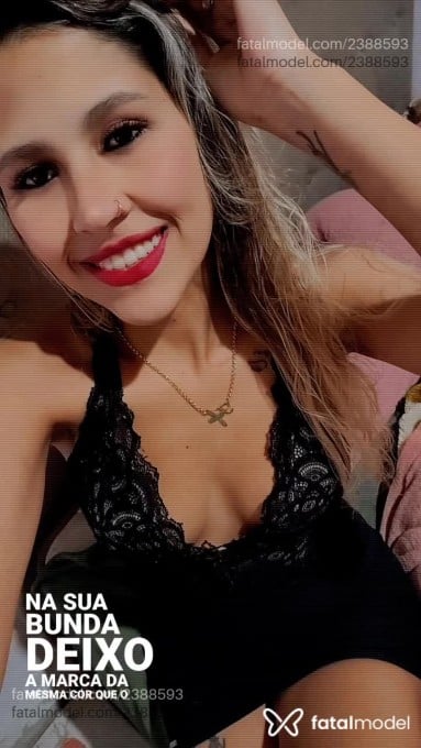 Acompanhante mulher loira (o) de olhos castanhos em Virtual Acompanhante mulher loira (o) de olhos castanhos em Virtual - Fofamorena