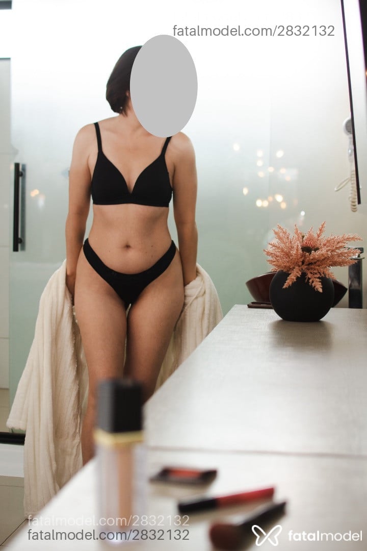 Acompanhante mulher com cabelo castanho de olhos castanhos em Londrina - Ana