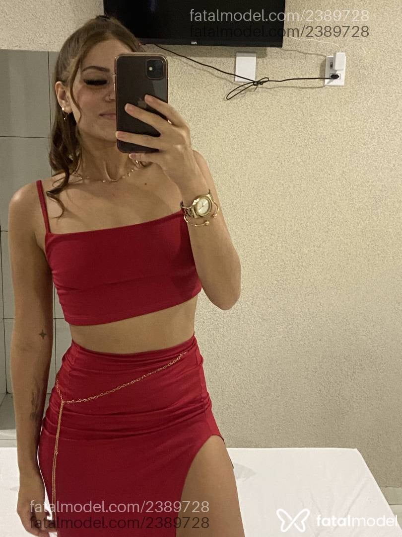 Acompanhante mulher ruiva (o) de olhos pretos em Goiânia - Mel