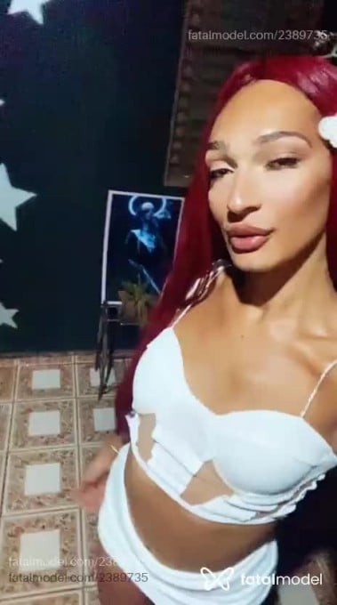 Acompanhante mulher trans loira (o) de olhos castanhos em Uberaba - Valentina