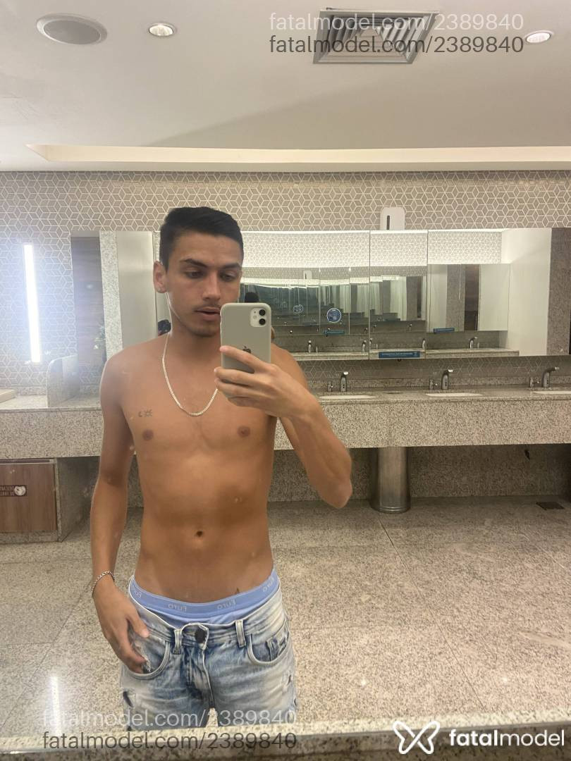 Acompanhante homem morena (o) de olhos verdes em Curitiba - Ralfh