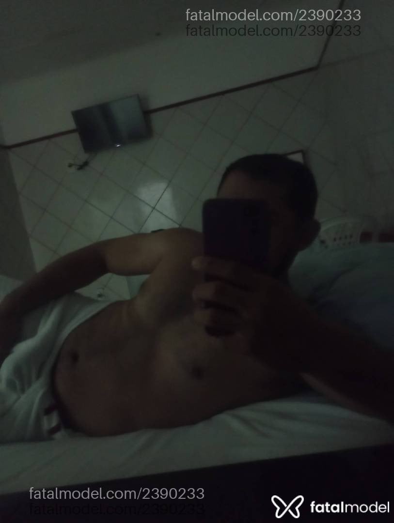 Acompanhante homem morena (o) de olhos pretos - Felipe