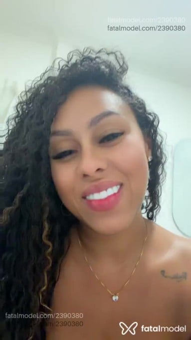 Acompanhante mulher com cabelo castanho de olhos castanhos em Maceió - Lola Lima