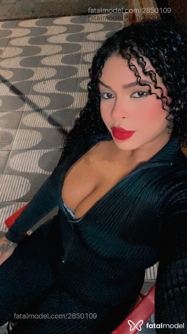 Acompanhante mulher morena (o) de olhos pretos em Coxim Acompanhante mulher morena (o) de olhos pretos em Coxim - Morena
