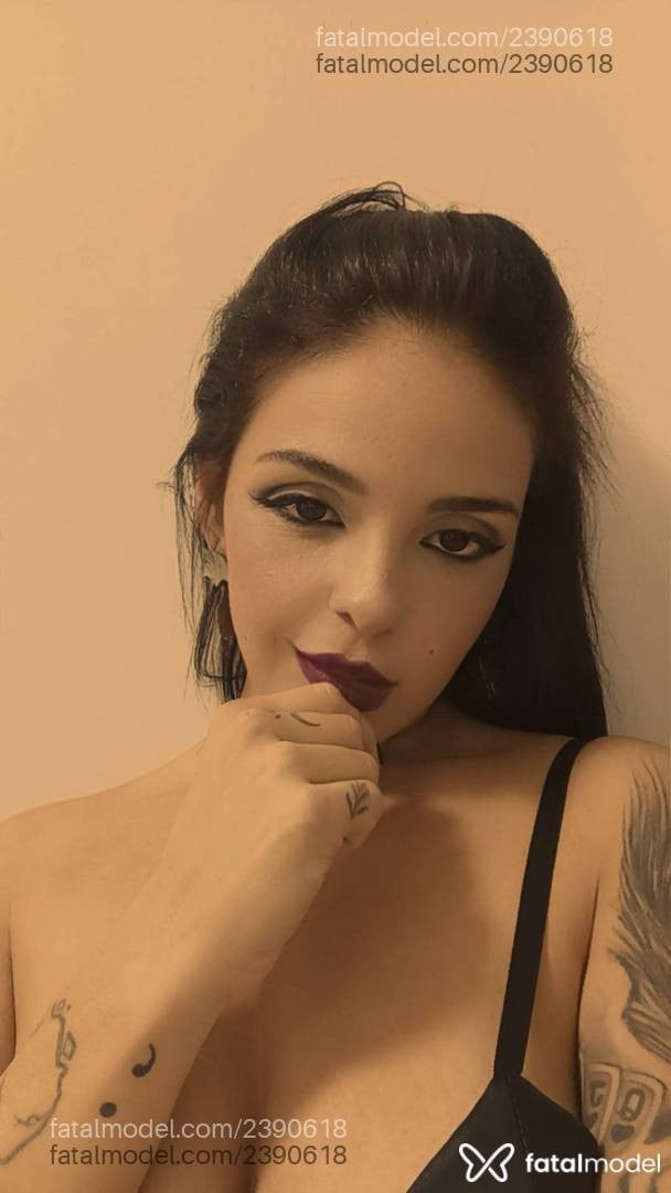 Acompanhante mulher com cabelo castanho de olhos castanhos - Angel