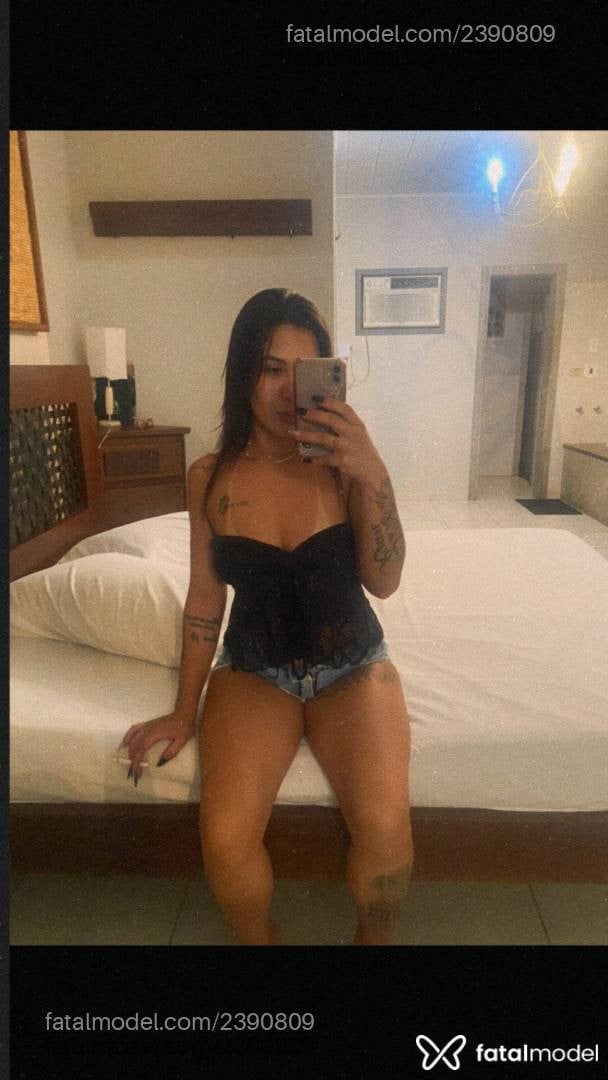 Acompanhante mulher com cabelo castanho de olhos castanhos em Macaé - Kethelyn