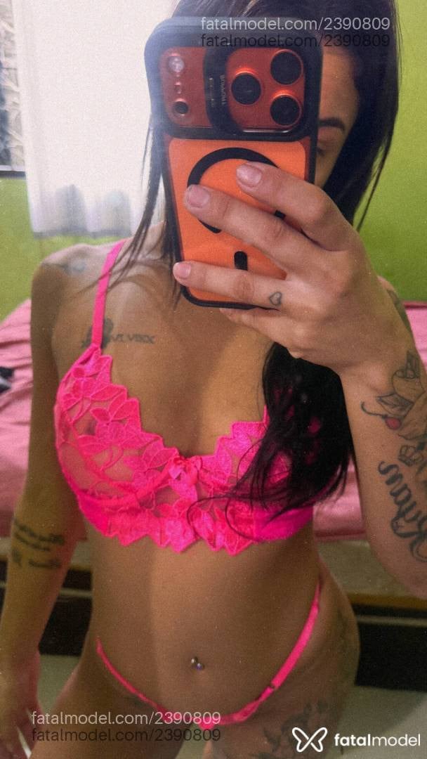 Acompanhante mulher com cabelo castanho de olhos castanhos em Macaé - Kethelyn