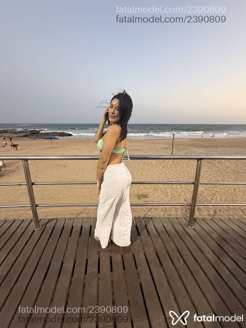 Acompanhante mulher com cabelo castanho de olhos castanhos - Kethelyn