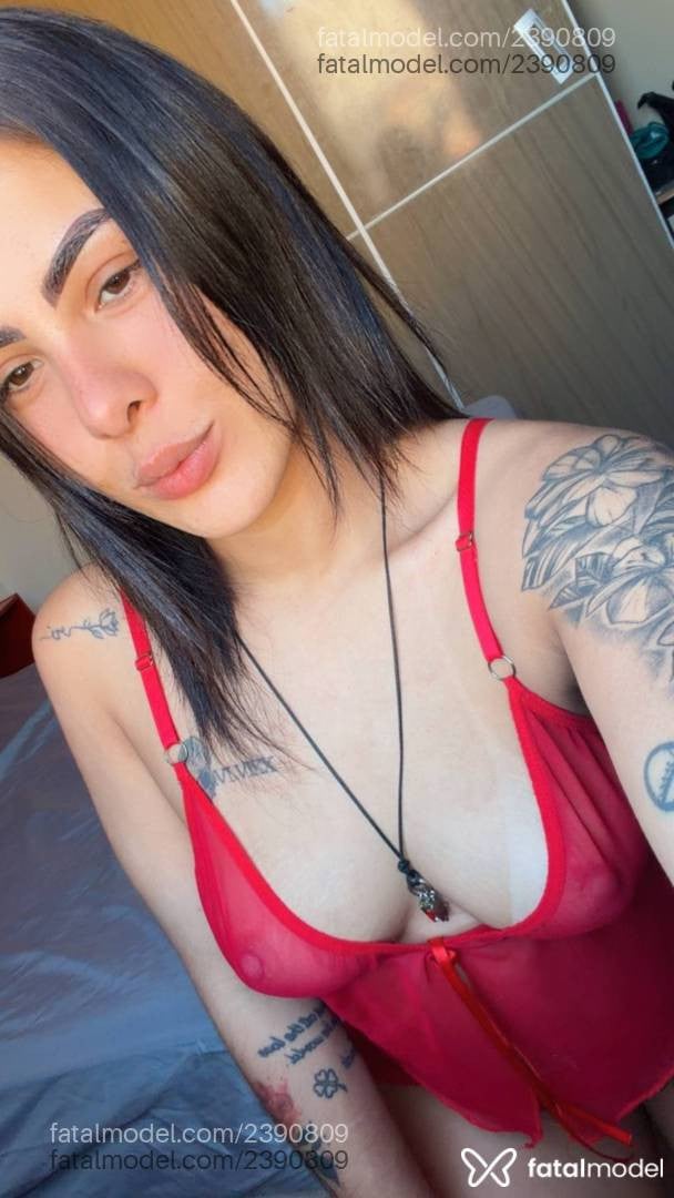 Acompanhante mulher com cabelo castanho de olhos castanhos - Kethelyn