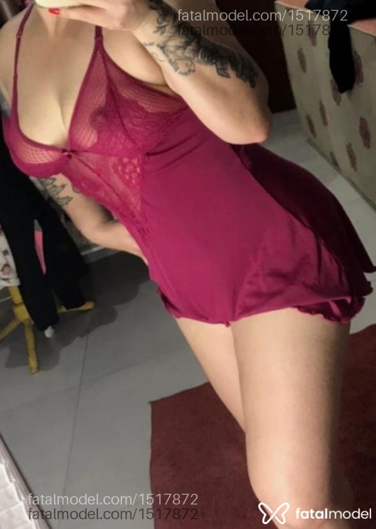 Acompanhante mulher com cabelo castanho de olhos castanhos em Imbituba Acompanhante mulher com cabelo castanho de olhos castanhos em Imbituba - Paola