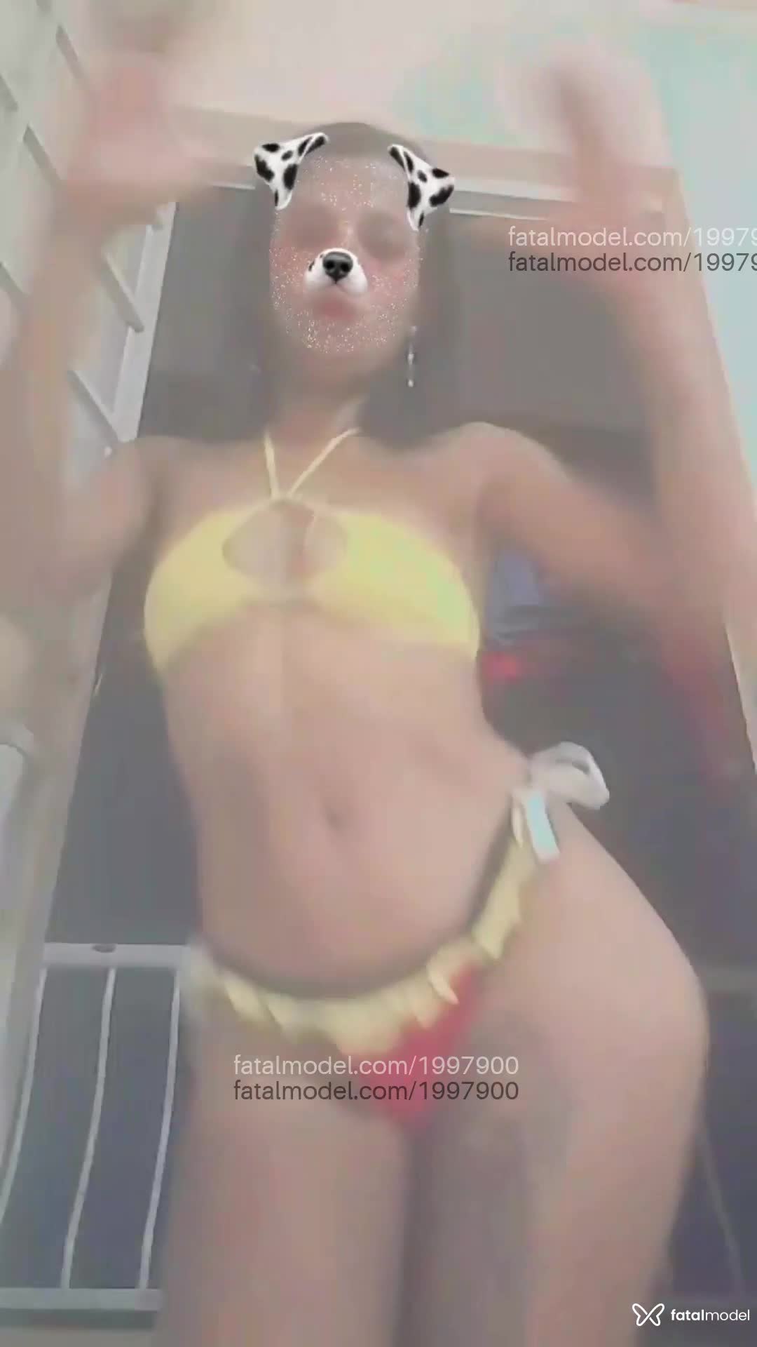 Acompanhante mulher com cabelo castanho de olhos castanhos em Eunápolis Acompanhante mulher com cabelo castanho de olhos castanhos em Eunápolis - Layne