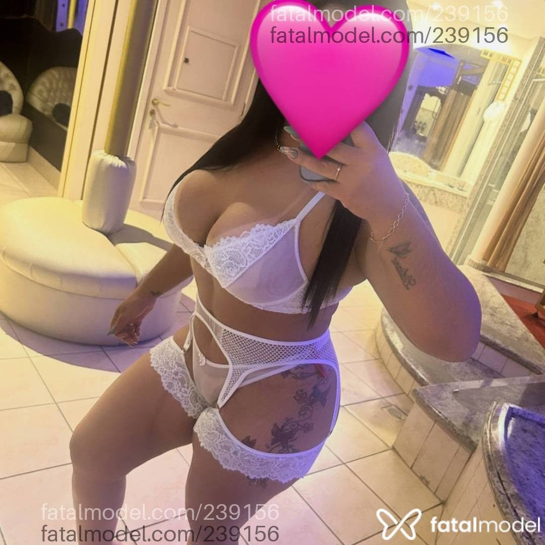 Acompanhante mulher morena (o) de olhos pretos - Nicole