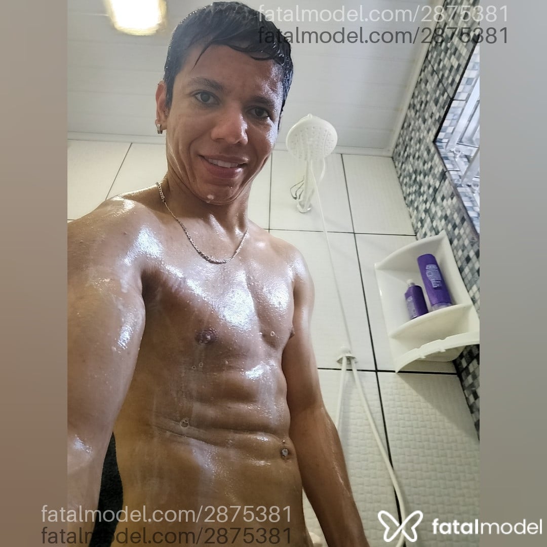 Acompanhante homem com cabelo castanho de olhos castanhos - Namoradeiro