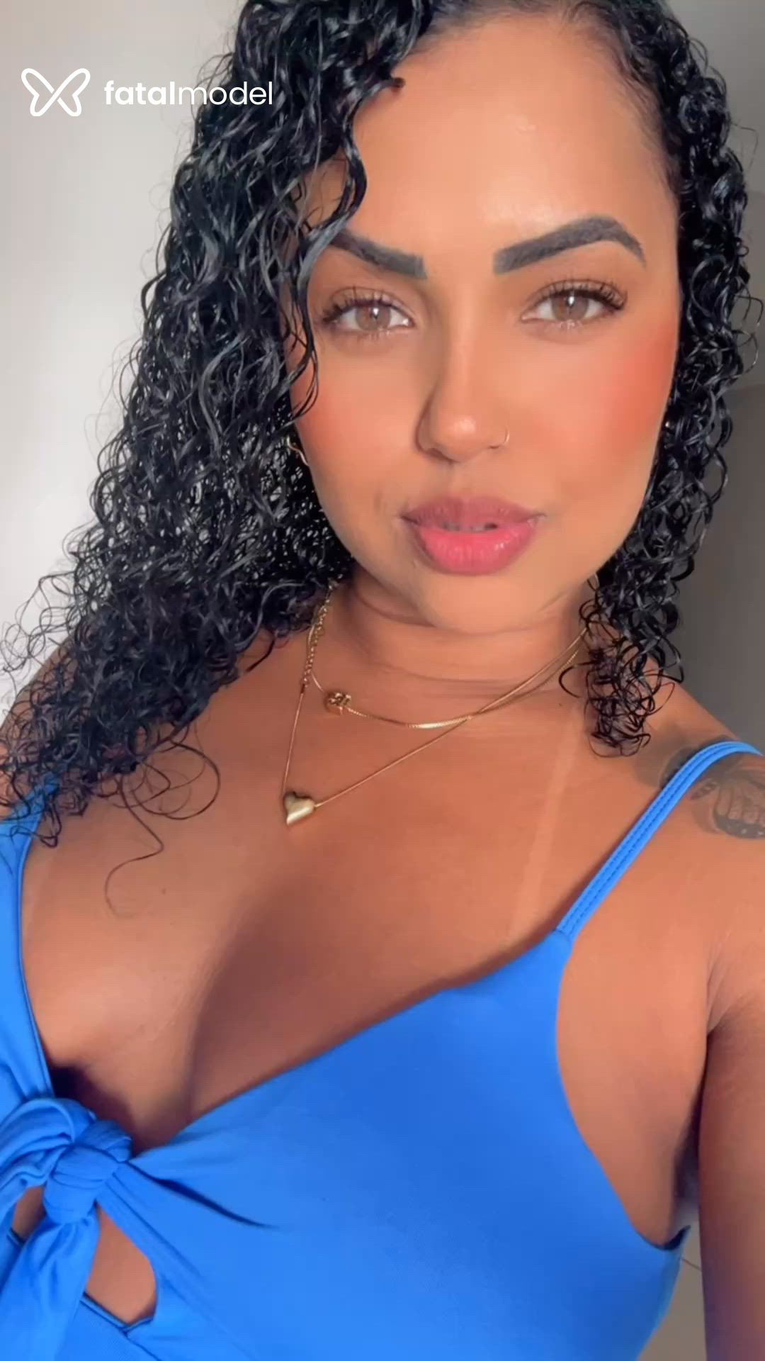 Acompanhante mulher morena (o) de olhos mel - Bárbara Acompanhante mulher morena (o) de olhos mel - Bárbara