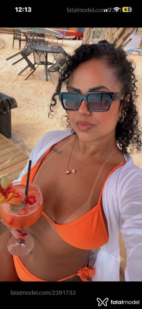 Acompanhante mulher morena (o) de olhos mel - Bárbara Acompanhante mulher morena (o) de olhos mel - Bárbara