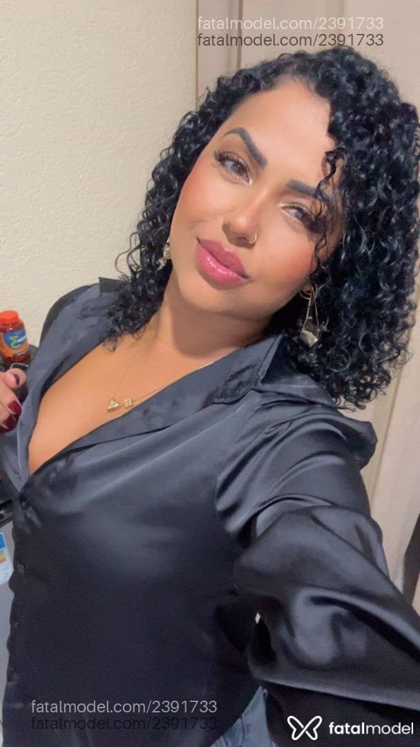Acompanhante mulher morena (o) de olhos mel - Isadora