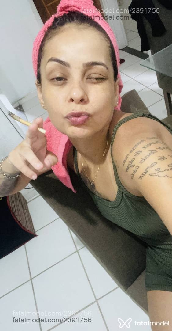 Acompanhante mulher morena (o) de olhos castanhos em Nova Friburgo Acompanhante mulher morena (o) de olhos castanhos em Nova Friburgo - Juh Andrade