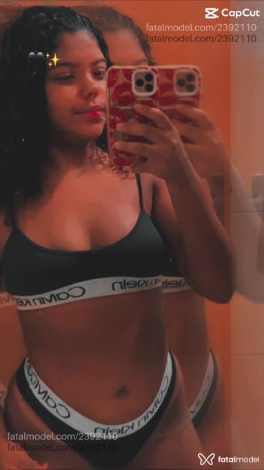 Acompanhante mulher morena (o) de olhos castanhos em Cascavel - Julinha