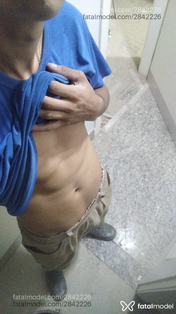 Acompanhante homem morena (o) de olhos castanhos em Goiânia - Henrique