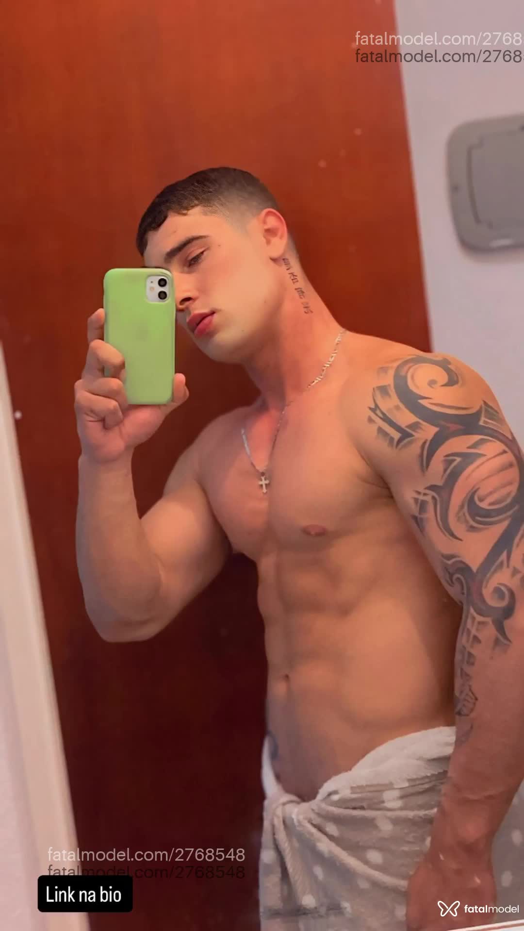 Acompanhante homem com cabelo castanho de olhos castanhos em Poços de Caldas Acompanhante homem com cabelo castanho de olhos castanhos em Poços de Caldas - Luan Santana