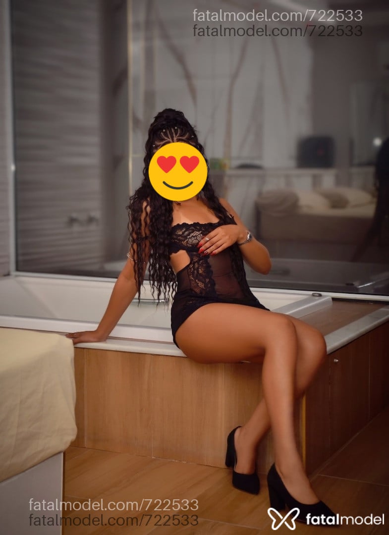 Acompanhante mulher morena (o) de olhos castanhos em Nova Friburgo - Raquel