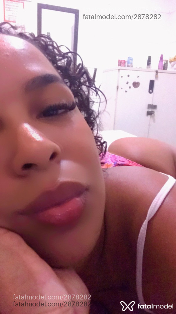 Acompanhante mulher com cabelo castanho de olhos castanhos em Rio de Janeiro Acompanhante mulher com cabelo castanho de olhos castanhos em Rio de Janeiro - Morena