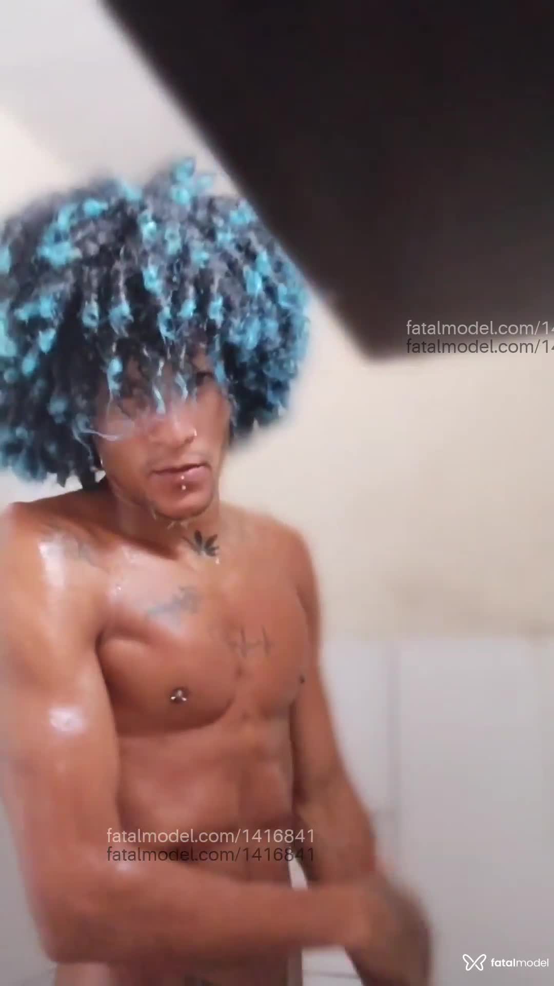 Acompanhante homem com cabelo colorido de olhos mel - Santos Acompanhante homem com cabelo colorido de olhos mel - Santos