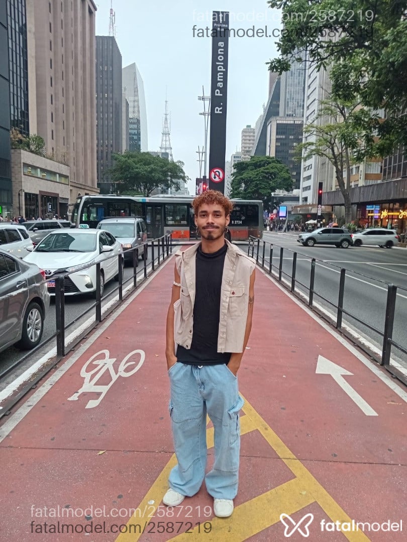 Acompanhante homem com cabelo grisalho de olhos castanhos em Goiânia - Mek Lovers