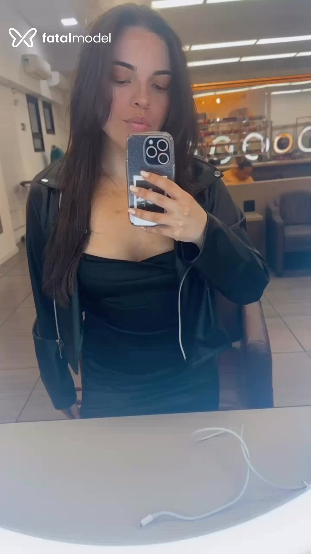 Acompanhante mulher morena (o) de olhos mel em Santo André Acompanhante mulher morena (o) de olhos mel em Santo André - Cristal Hellen