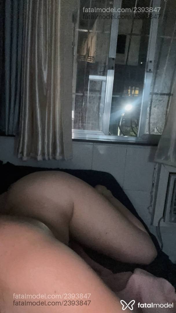 Acompanhante mulher morena (o) de olhos mel - Cristal Hellen