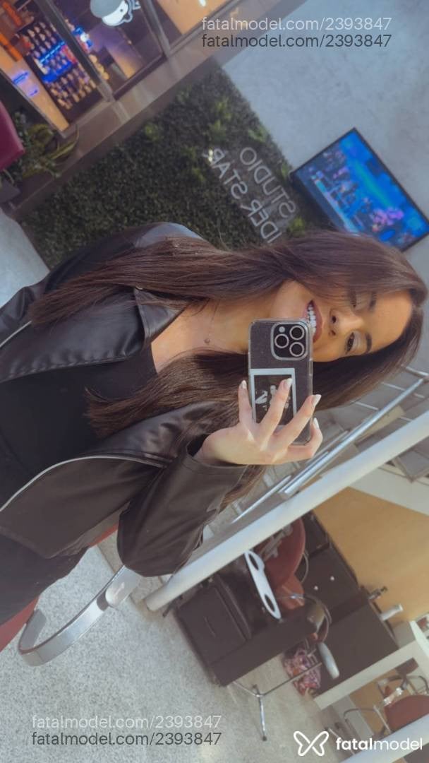 Acompanhante mulher morena (o) de olhos mel em Santo André Acompanhante mulher morena (o) de olhos mel em Santo André - Cristal Hellen