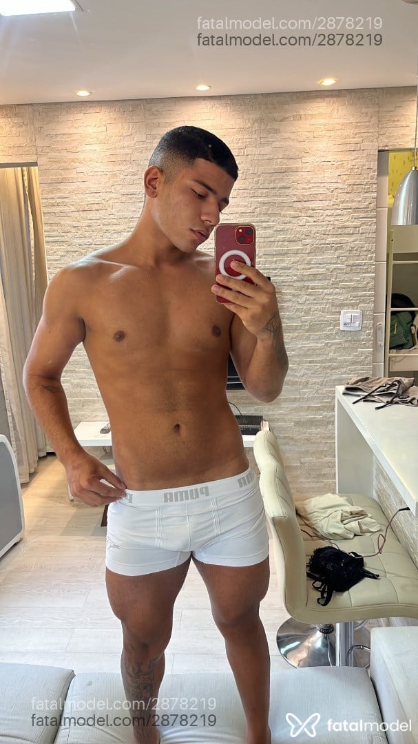 Acompanhante homem morena (o) de olhos castanhos em Rio de Janeiro - Pietro Ataíde