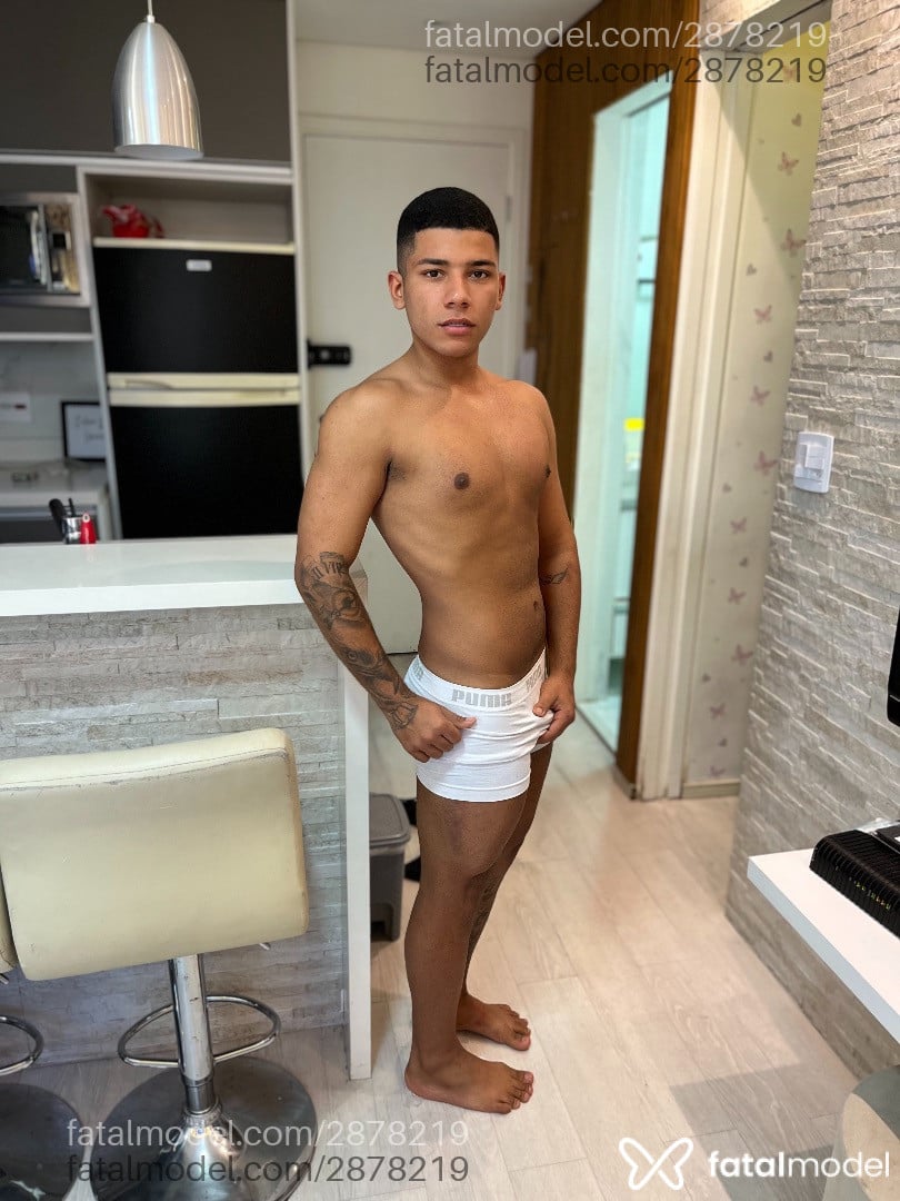 Acompanhante homem morena (o) de olhos castanhos em Rio de Janeiro - Pietro Ataíde