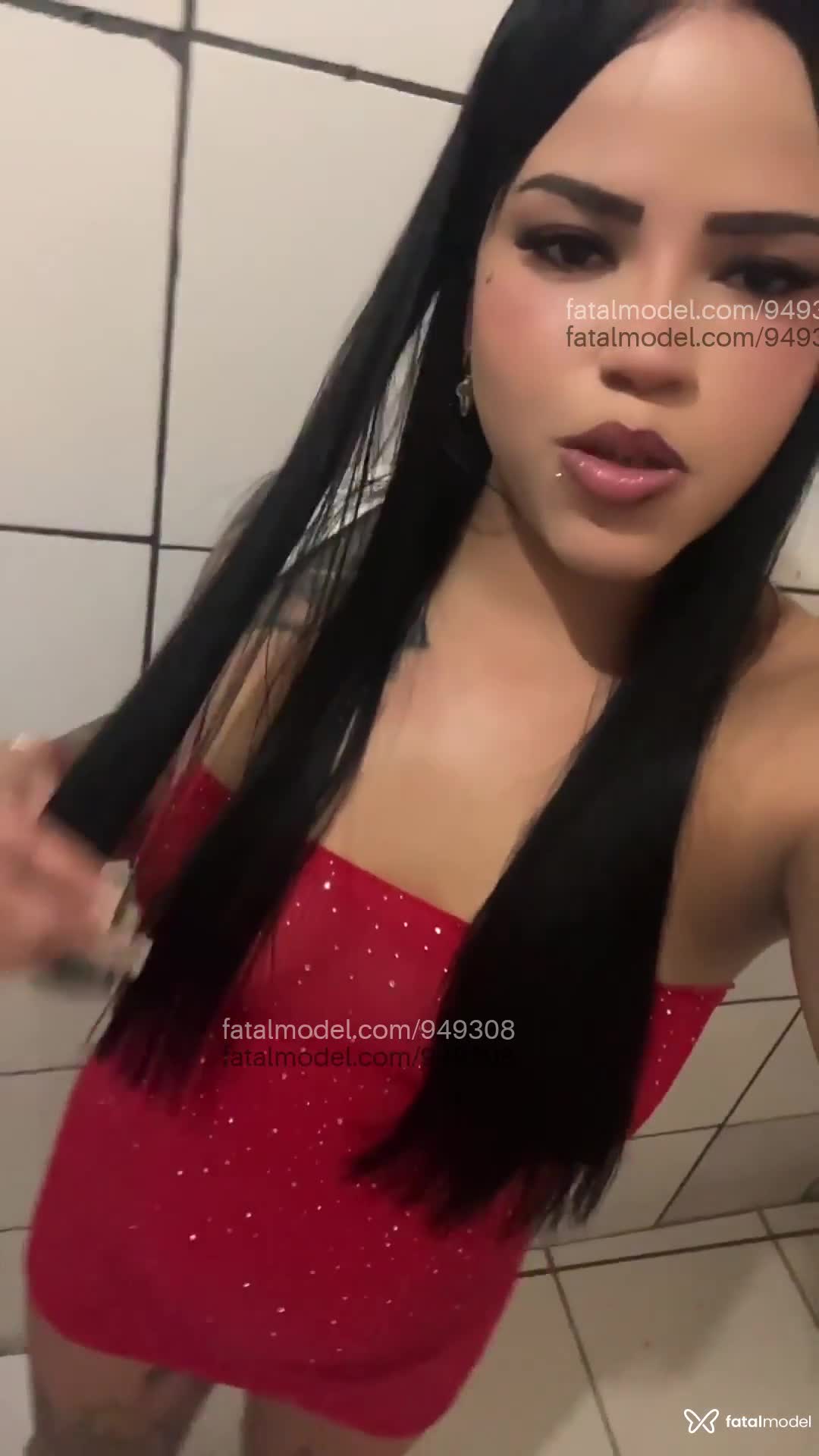Acompanhante mulher morena (o) de olhos pretos em Contagem Acompanhante mulher morena (o) de olhos pretos em Contagem - Jhullie