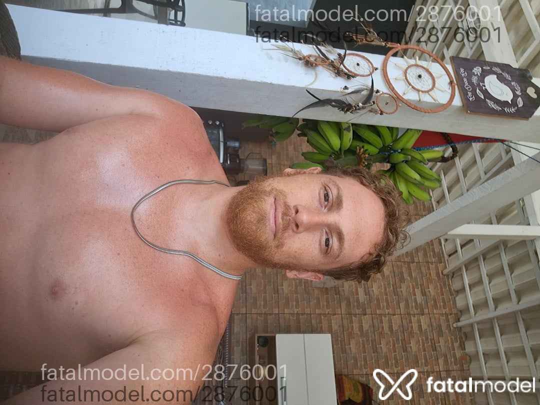 Acompanhante homem ruiva (o) de olhos mel em Virtual - John