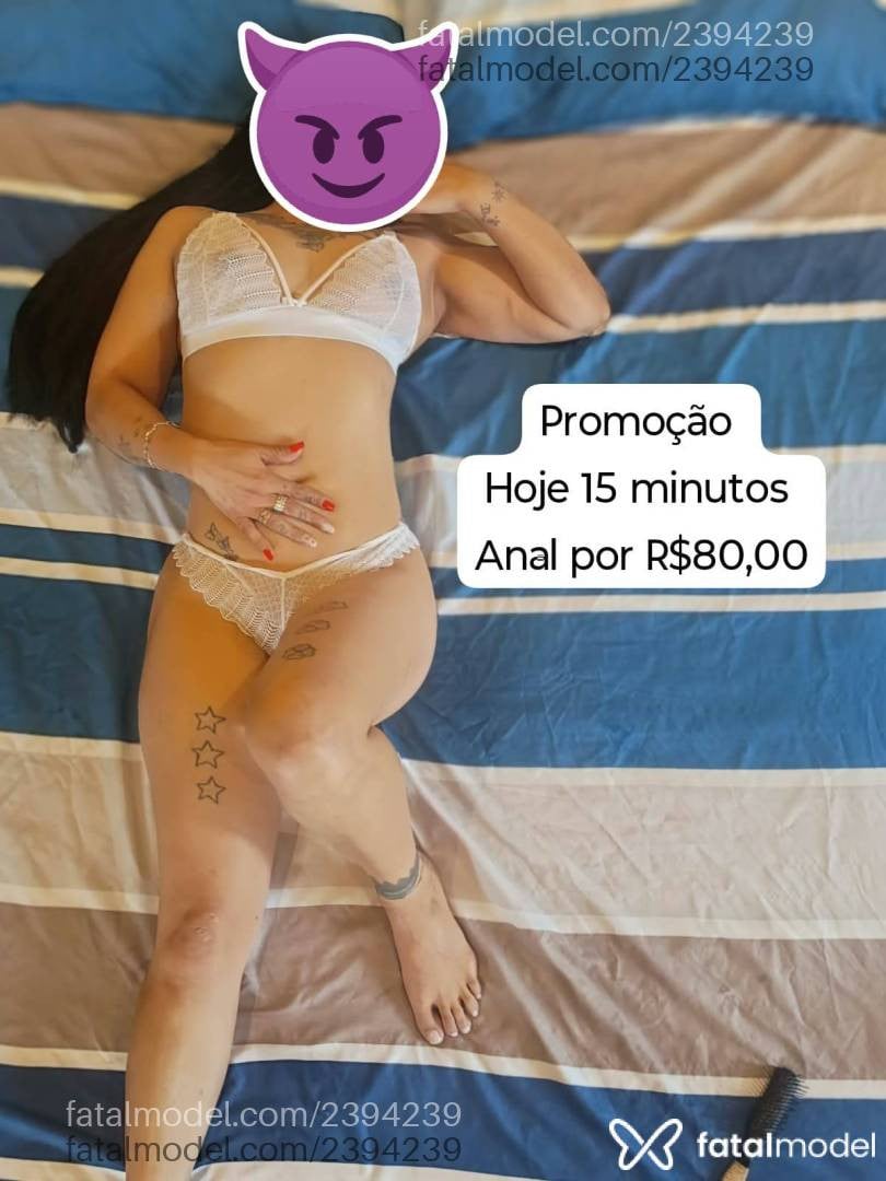 Acompanhante mulher ruiva (o) de olhos castanhos - Mônica
