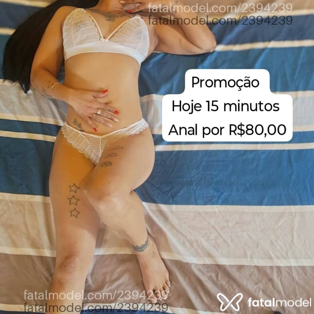 Acompanhante mulher ruiva (o) de olhos castanhos - Mônica