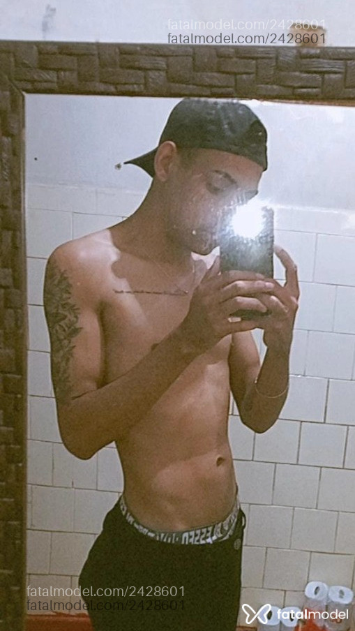 Acompanhante homem morena (o) de olhos castanhos em Adamantina - Moreninho