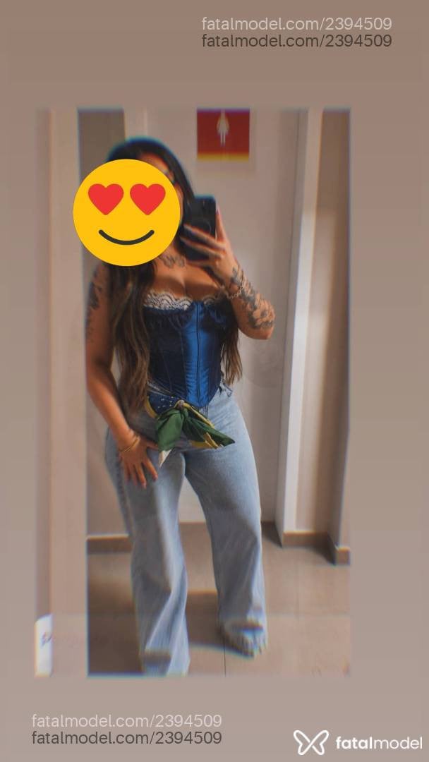 Acompanhante mulher morena (o) de olhos castanhos em Cascavel - Larissa