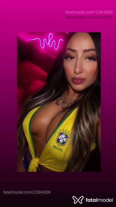 Acompanhante mulher morena (o) de olhos castanhos em Cascavel - Larissa