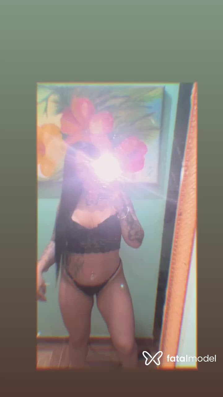 Acompanhante mulher morena (o) de olhos castanhos - Larissa