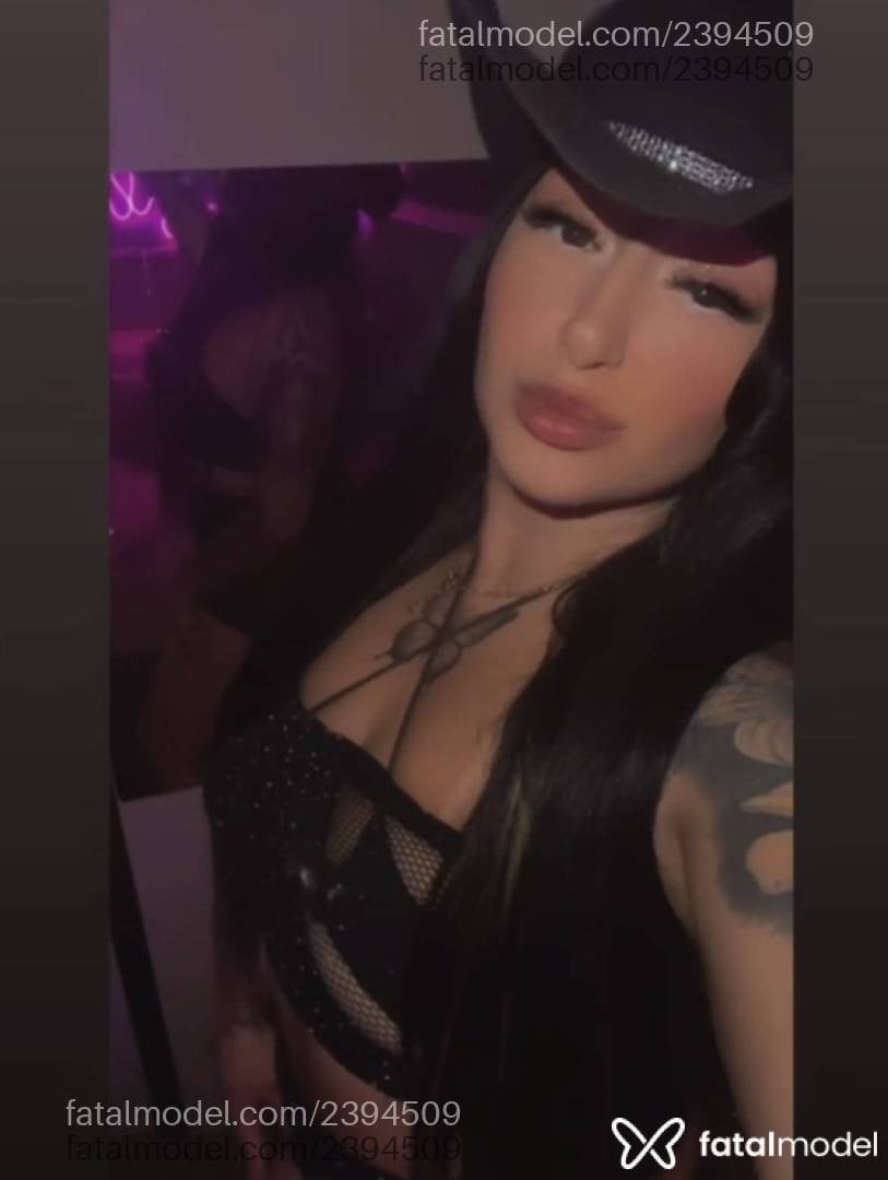 Acompanhante mulher morena (o) de olhos castanhos - Larissa